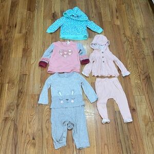 Bundle 4 pieces winter 12M 18 M baby Onesie sweatshirt Carter’s 12 Months